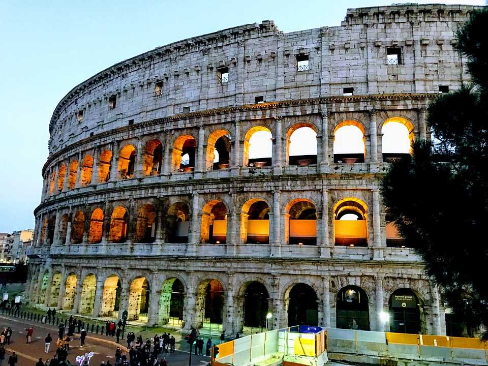 Колизей камеры. Колизей Италия краткое. Римини Колизей. Колизей в Риме 2022. ОТП Италия Колизей.