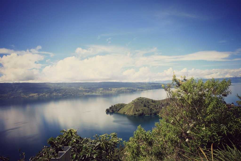 Озеро тоба в индонезии | путешествия по жизни