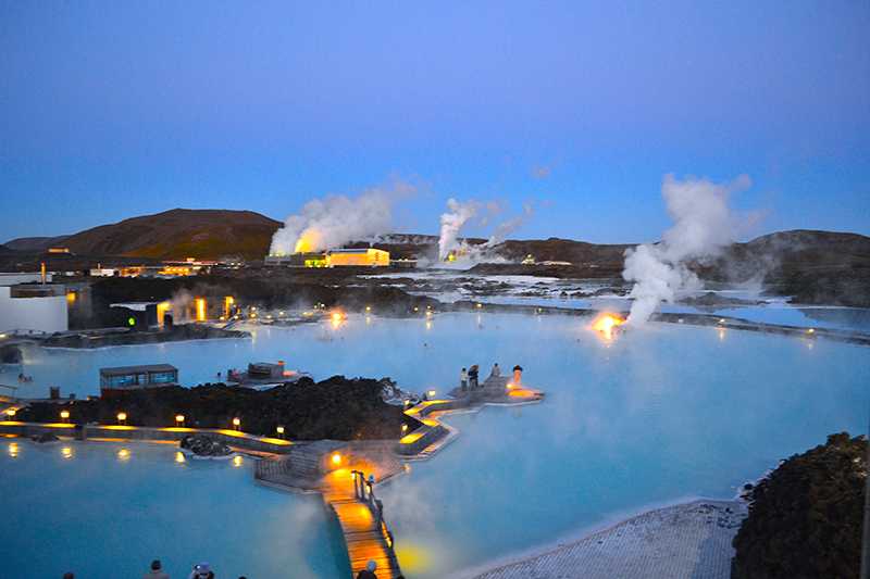 Голубая лагуна исландии: спа среди лавы и снега