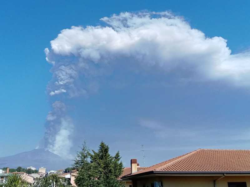 Этна — самый высокий вулкан европы. самостоятельно на этну!