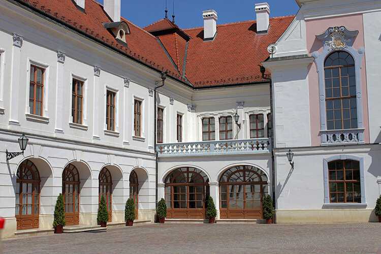 Крепости с музеями в венгрии