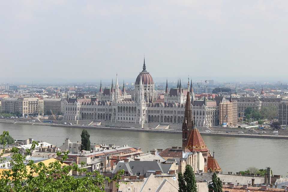 Венгрия – привлекательное сочетание древних городов, целебных озер и памятников архитектуры